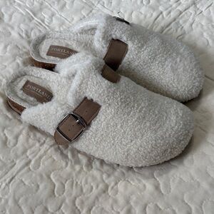 Portland Women's White and Brown Moccasins